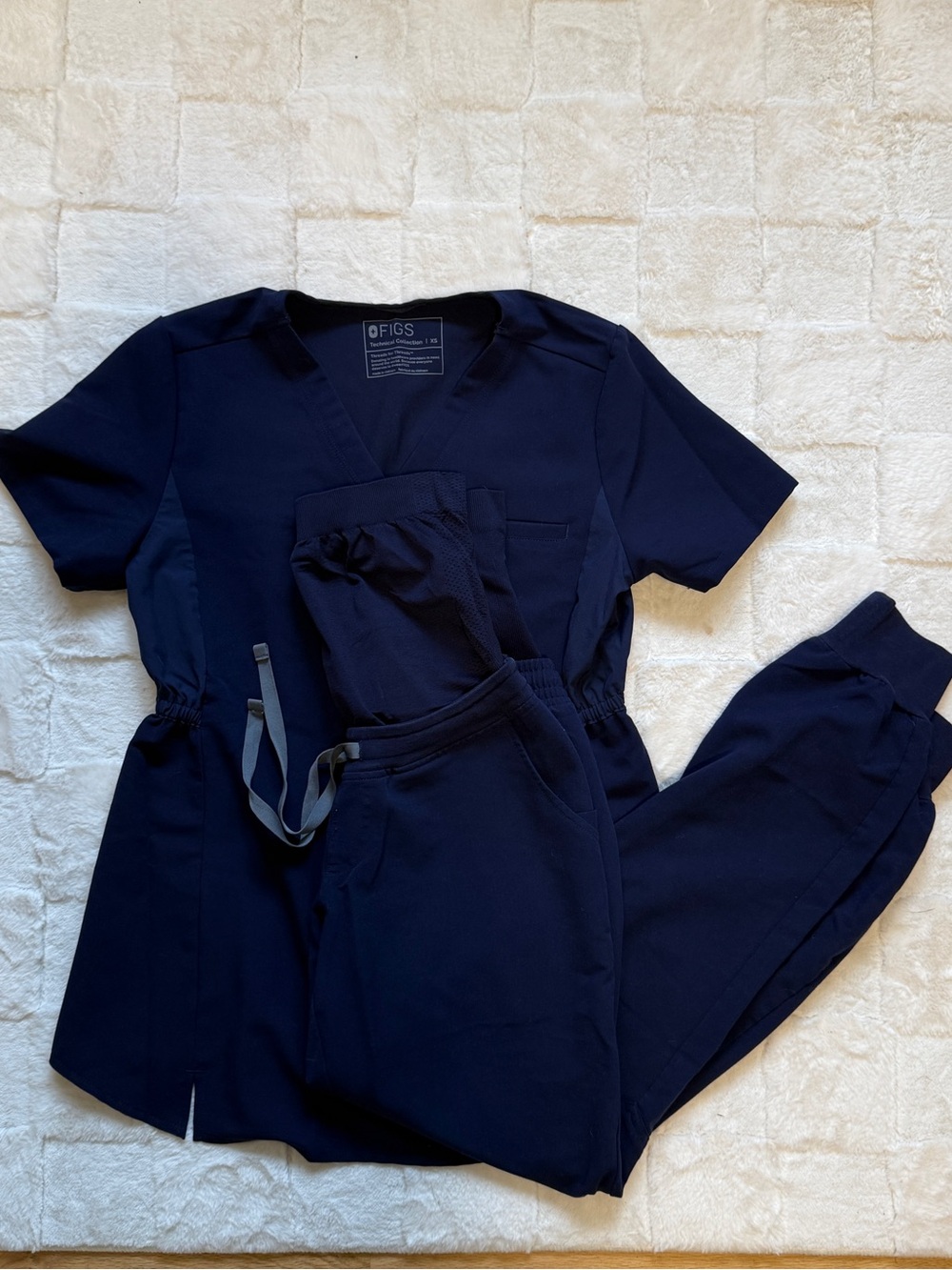 FIGS XS maternity scrub set - navy blue